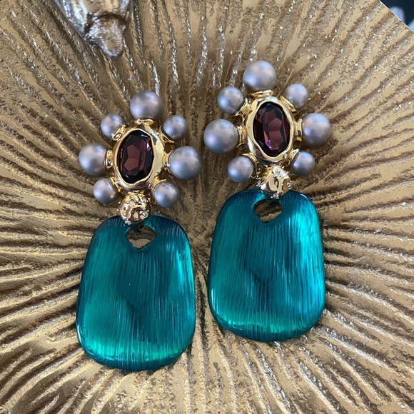 1 LEFT! Inventing Anna Pearly Earrings ✨ - Picture 3 of 8